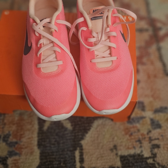 New Nike Flex Experience Rn 7 Girls Run Size 6y B10 - Picture 3 of 6
